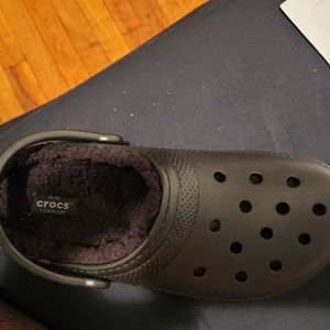 Black winter crocs